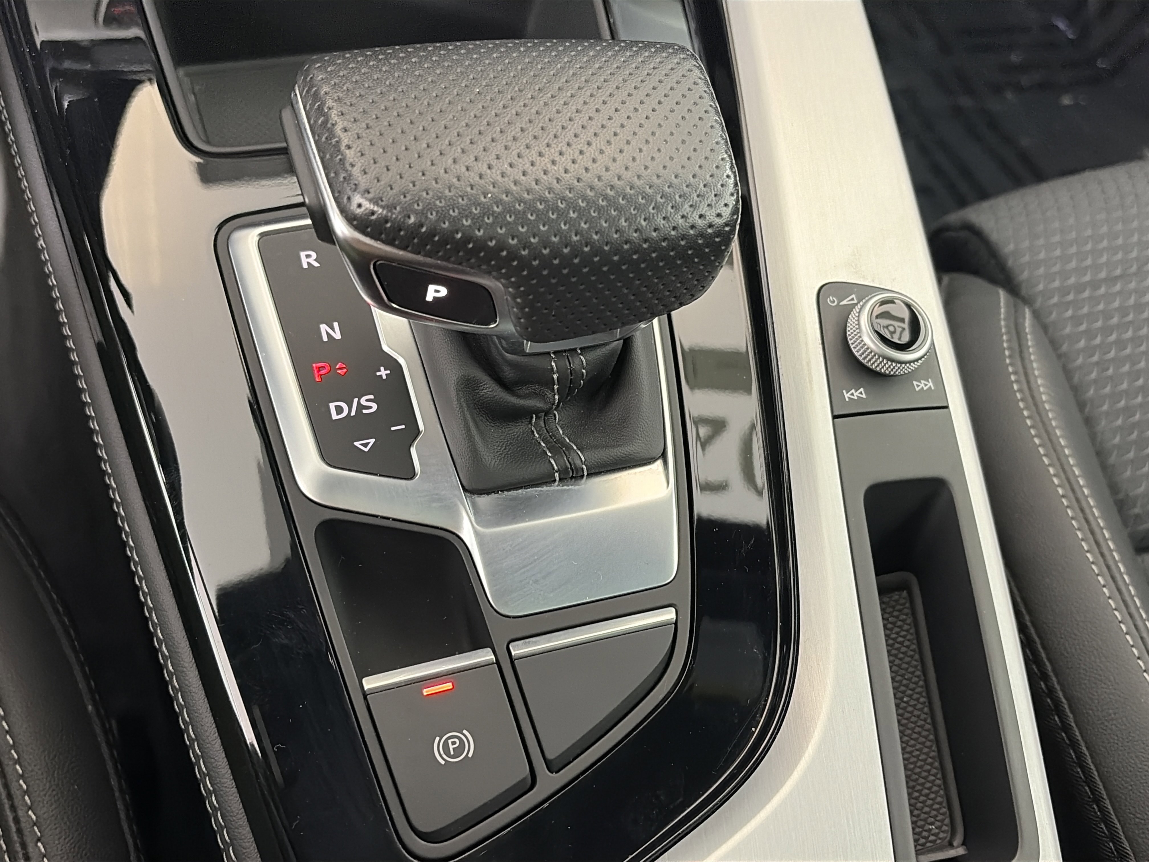 Certified 2022 Audi A4 2.0T Premium Plus image 27