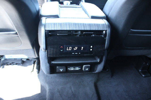 Used 2024 Jeep Wagoneer L Series II AWD/4WD image 20