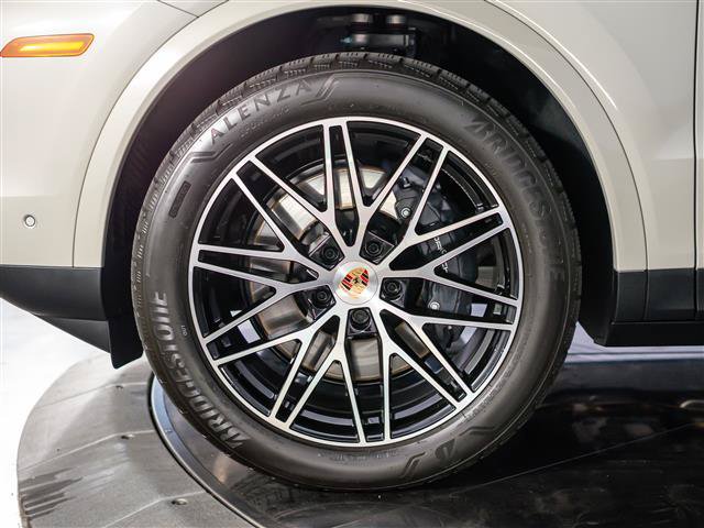 Certified 2026 Porsche Cayenne AWD/4WD image 15