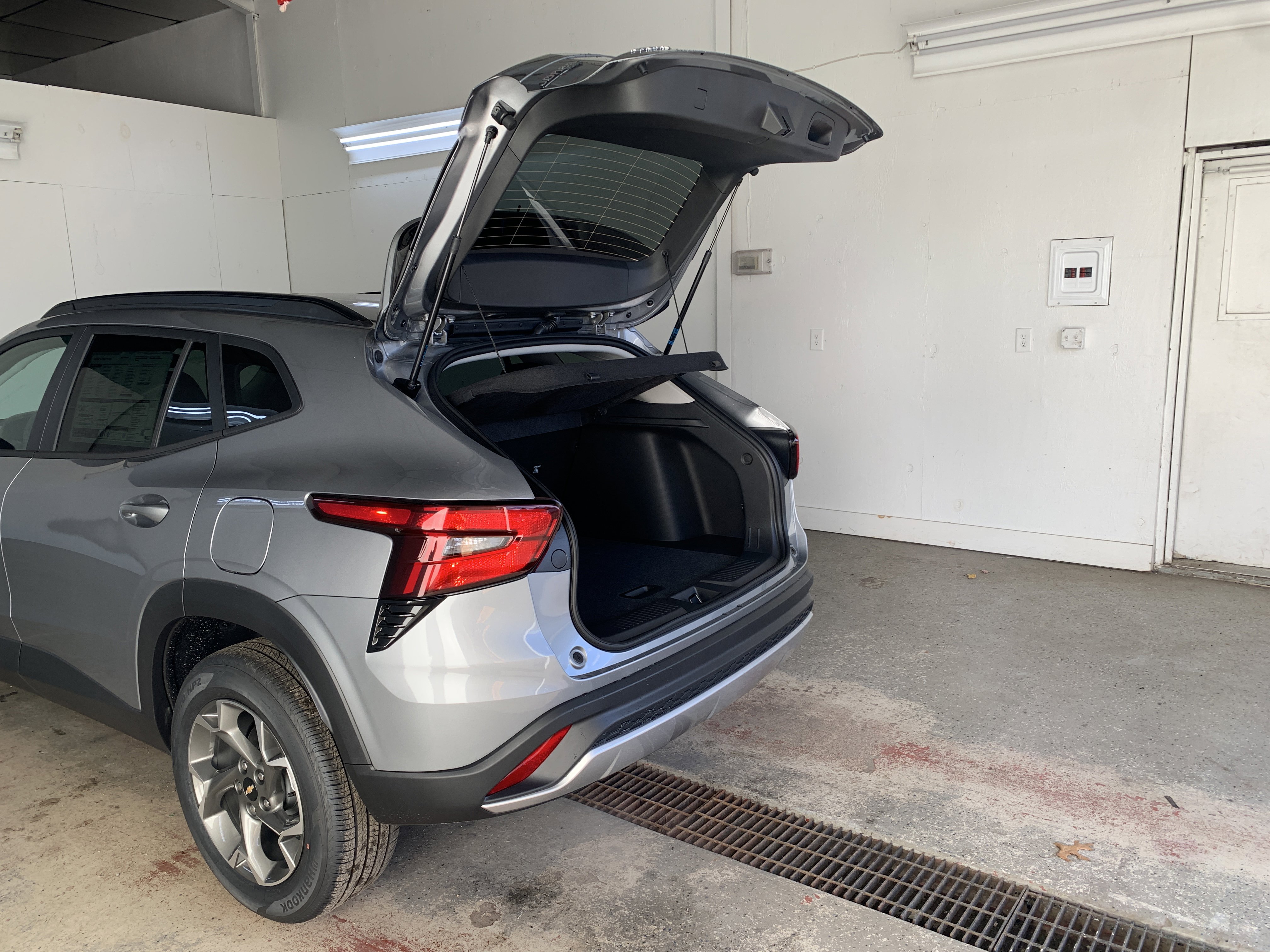 New 2026 Chevrolet Trax LT w/ Sunroof Package image 41