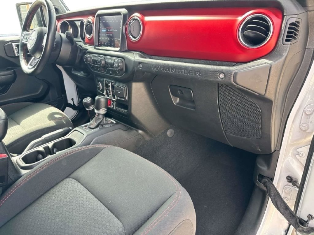 Used 2023 Jeep Wrangler Unlimited Rubicon w/ Cold Weather Group AWD/4WD image 17