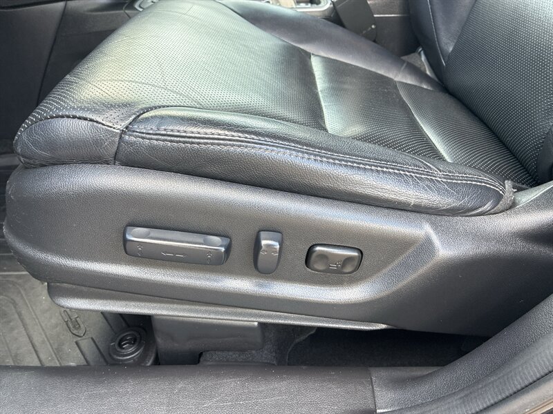 Used 2016 Honda CR-V Touring image 14
