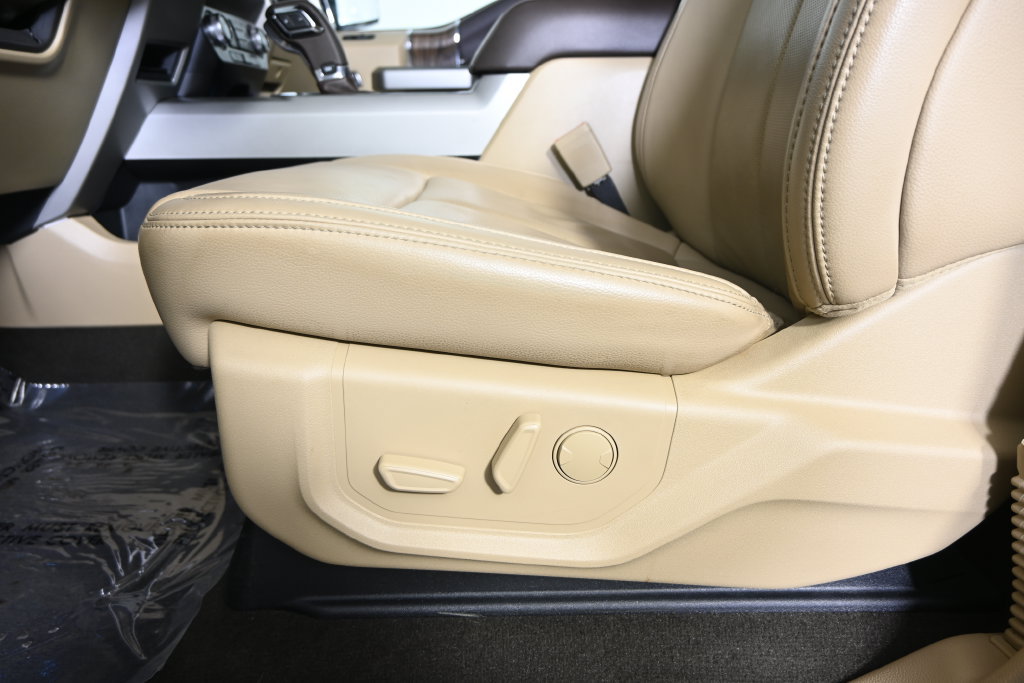 Used 2019 Ford F150 Lariat w/ Equipment Group 502A Luxury AWD/4WD image 22