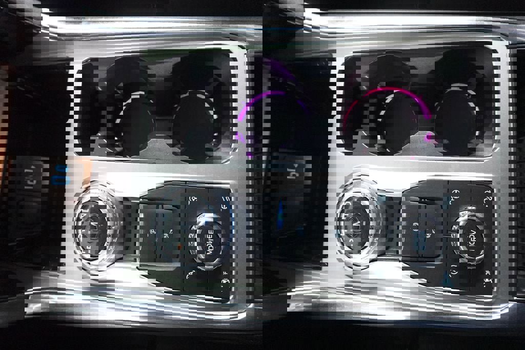 Used 2020 Ford Explorer ST w/ ST Street Pack image 22