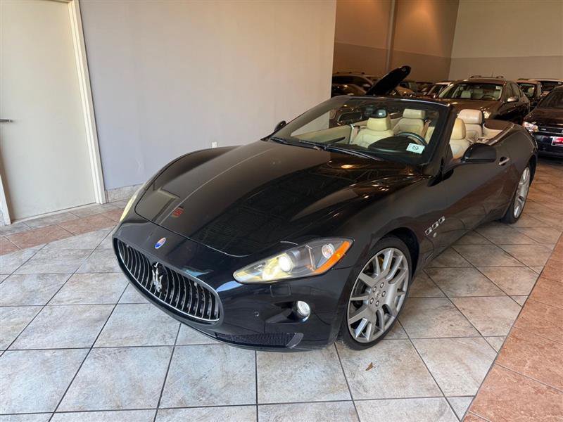 Used 2010 Maserati GranTurismo Convertible RWD image 3