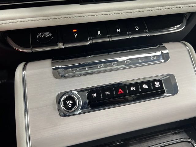 Certified 2025 Lincoln Aviator Reserve w/ Illumination Package AWD/4WD image 19