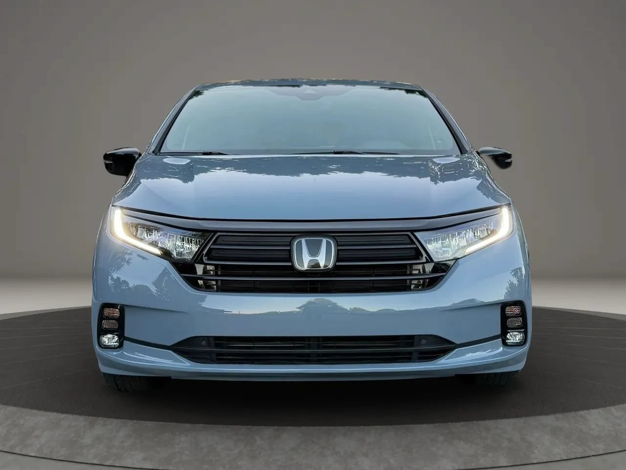Used 2024 Honda Odyssey Sport image 2