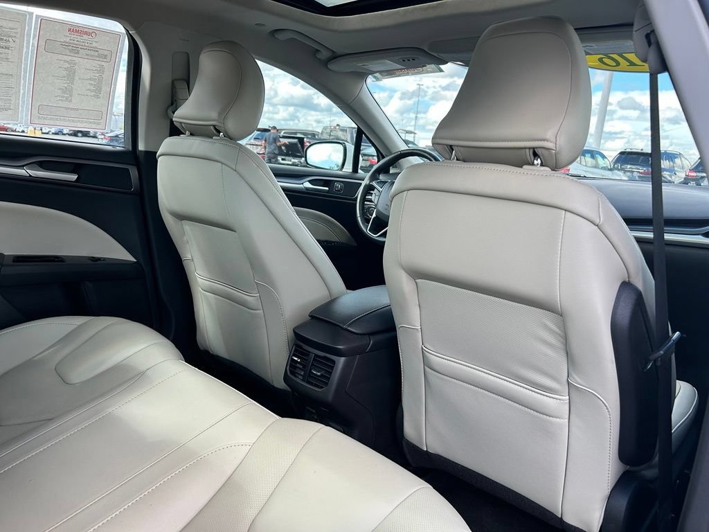 Used 2016 Ford Fusion Titanium FWD image 15