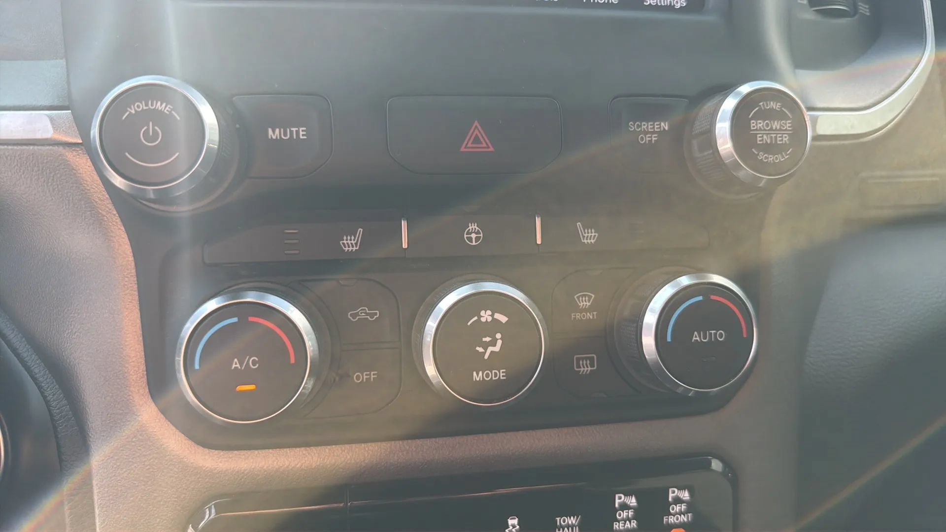 Used 2020 RAM 1500 Big Horn AWD/4WD image 25