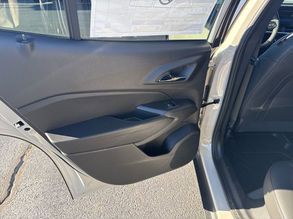 New 2026 Chevrolet Trax RS w/ Sunroof Package image 23