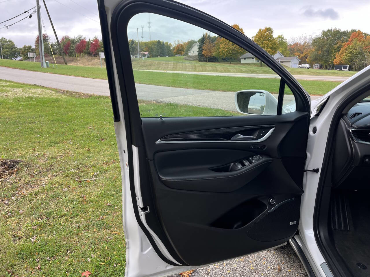 Used 2019 Buick Enclave Avenir w/ Avenir Technology Package image 24