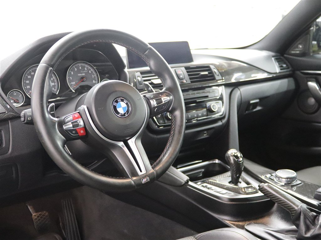 Used 2017 BMW M4 Coupe RWD image 32