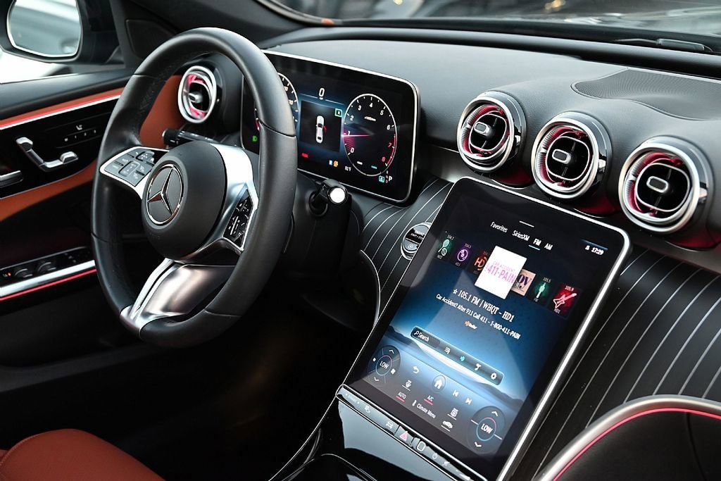 Certified 2023 Mercedes-Benz C 300 Sedan image 10