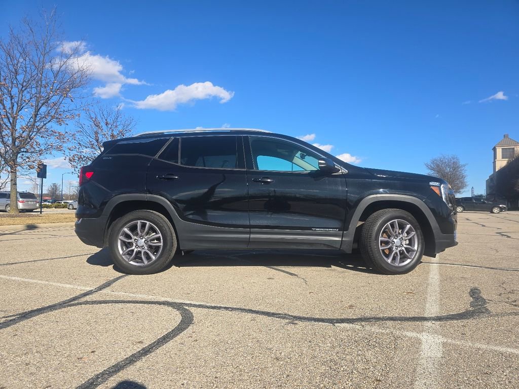 Used 2023 GMC Terrain SLT image 15
