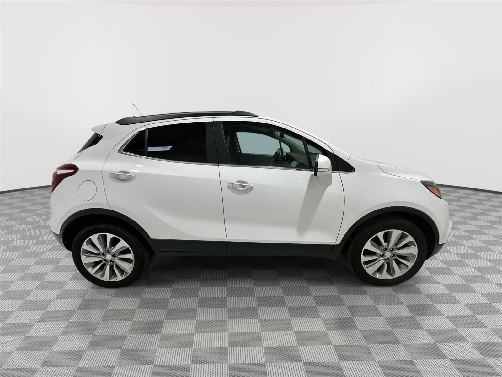 Used 2018 Buick Encore Preferred AWD/4WD image 6