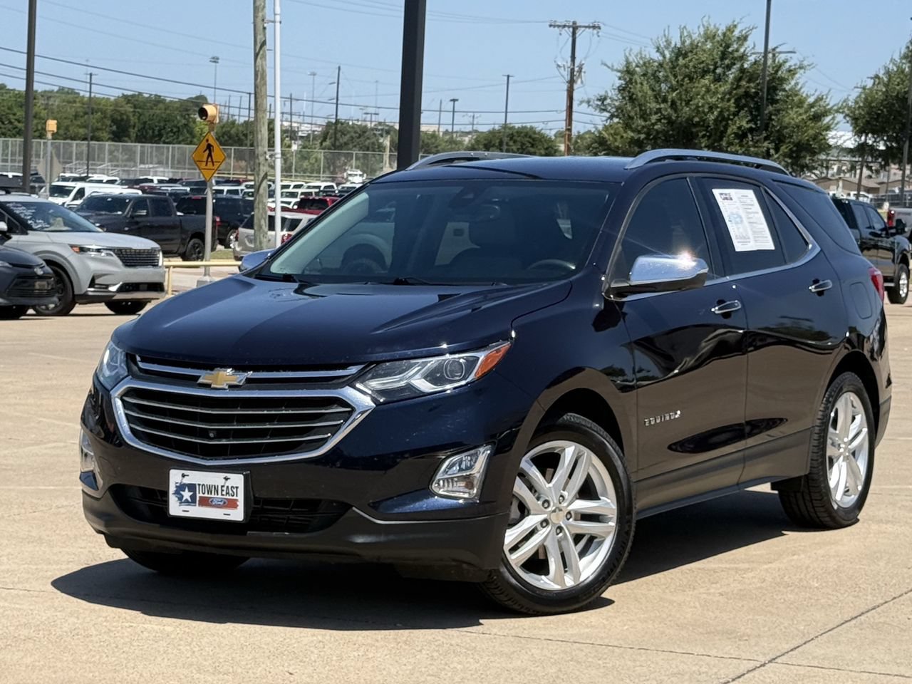 Used 2020 Chevrolet Equinox Premier FWD image 2