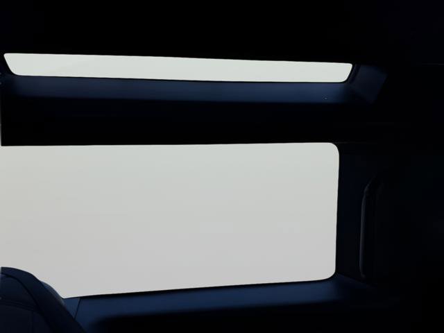 Certified 2025 Land Rover Defender 90 X-Dynamic SE image 7