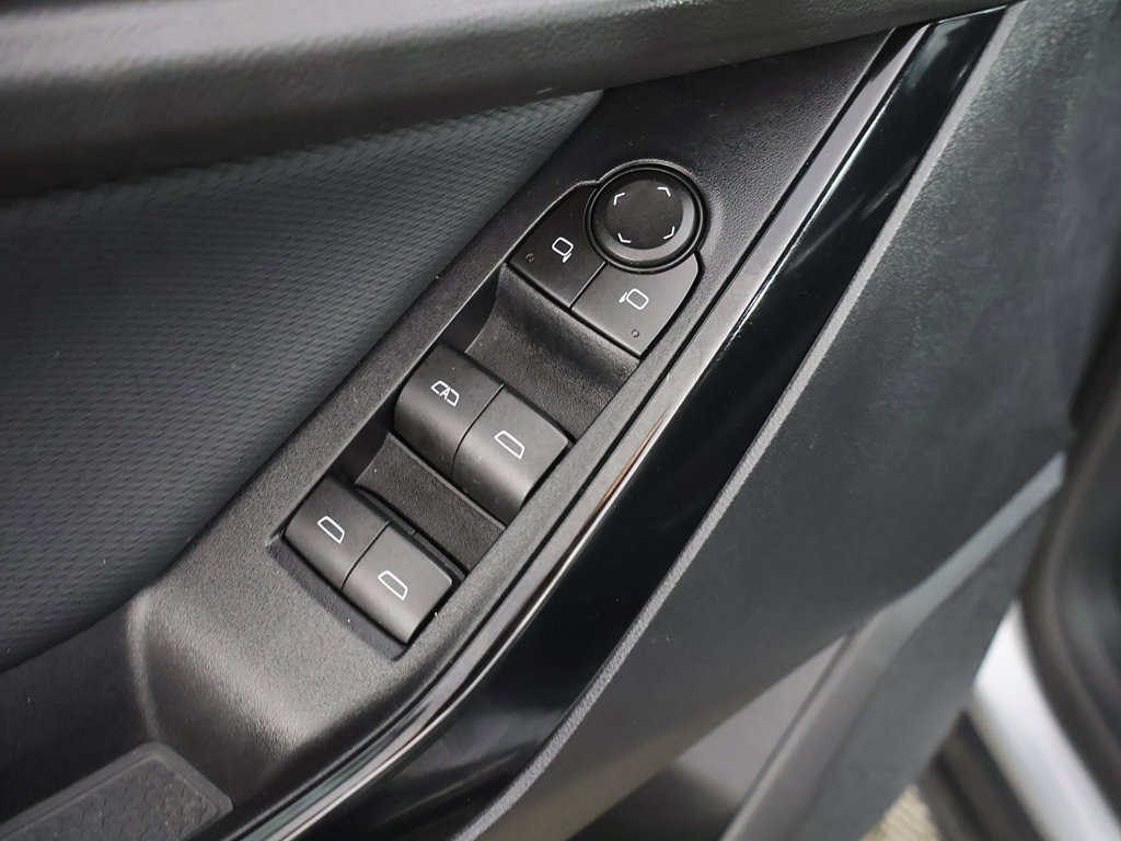 Used 2026 Chevrolet Equinox LT FWD image 38
