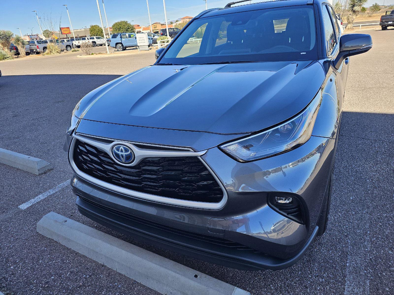 Used 2023 Toyota Highlander XLE image 9