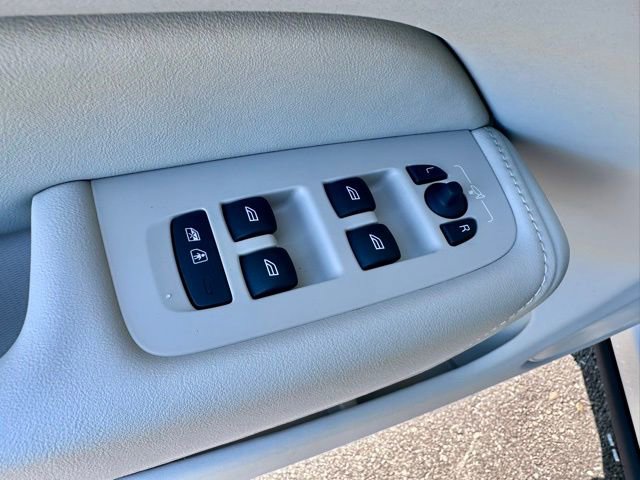 New 2026 Volvo XC60 B5 Ultra w/ Climate Package image 16