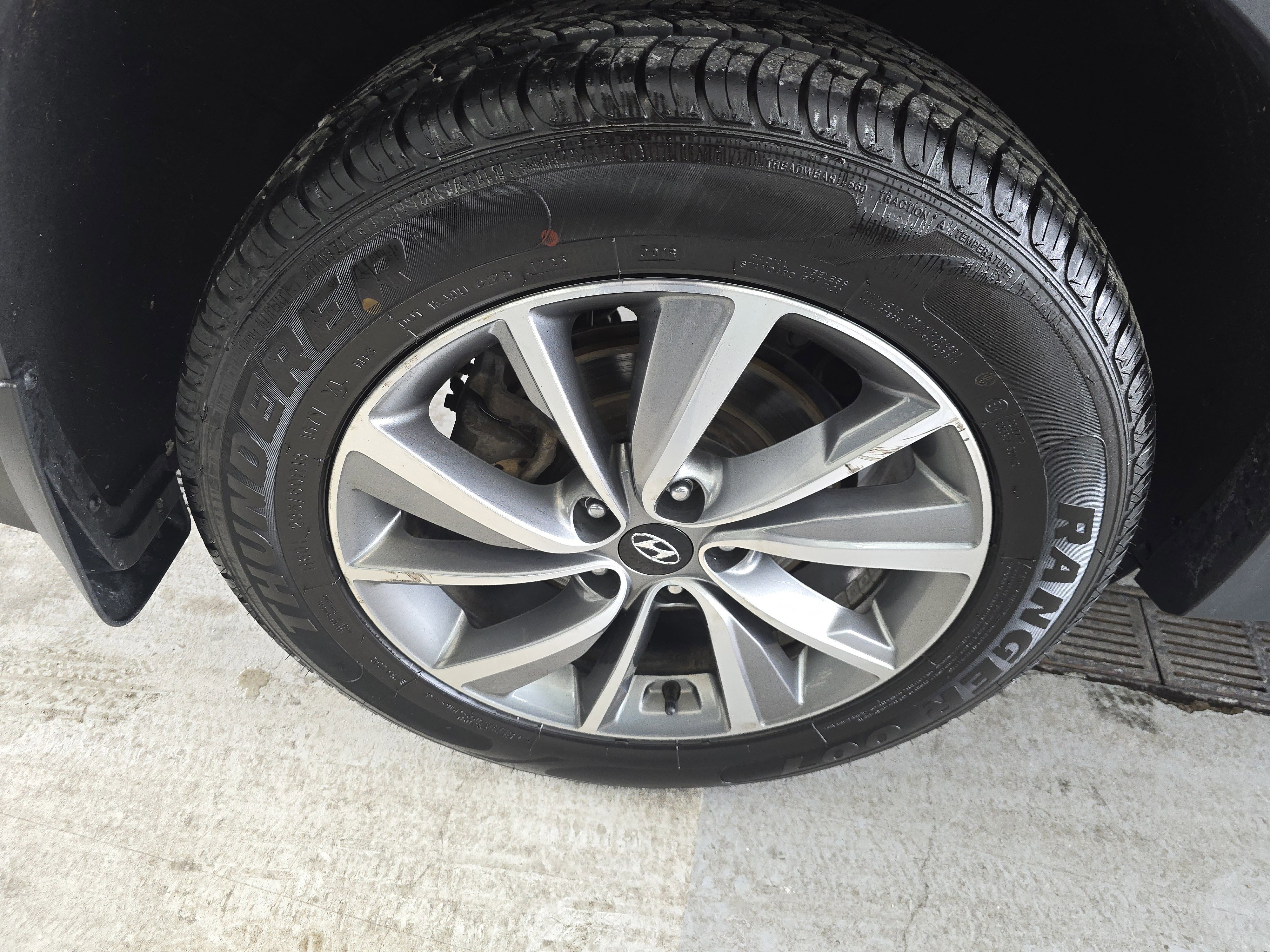 Used 2020 Hyundai Santa Fe SEL w/ Convenience + Premium Package image 13