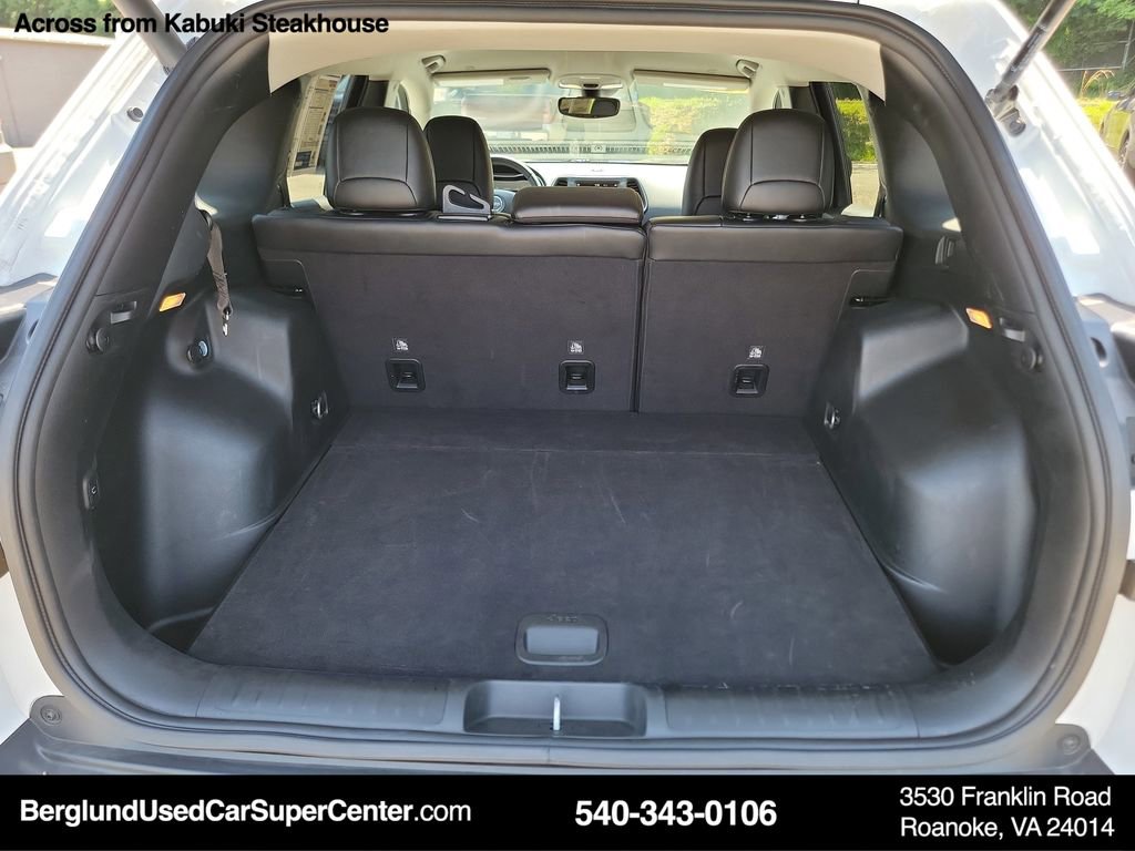 Used 2023 Jeep Cherokee Altitude Lux image 11