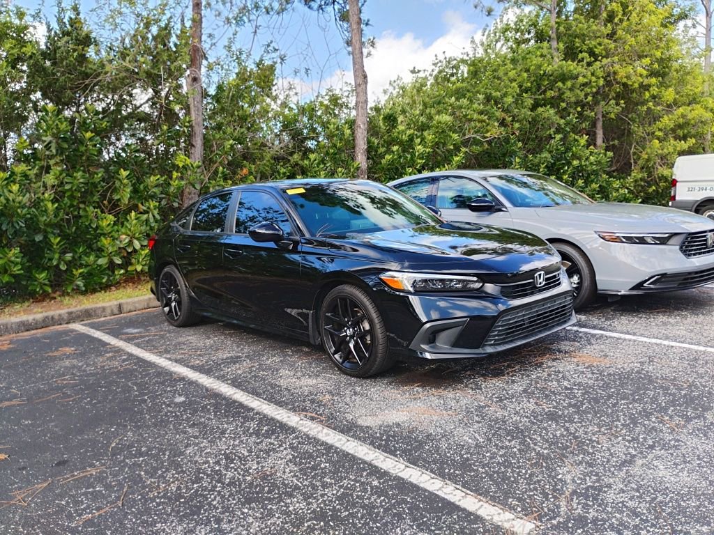 Used 2023 Honda Civic Sport image 1