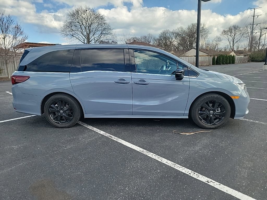 Used 2024 Honda Odyssey Sport image 4