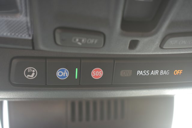 Used 2024 Chevrolet Silverado 1500 High Country w/ Technology Package image 31