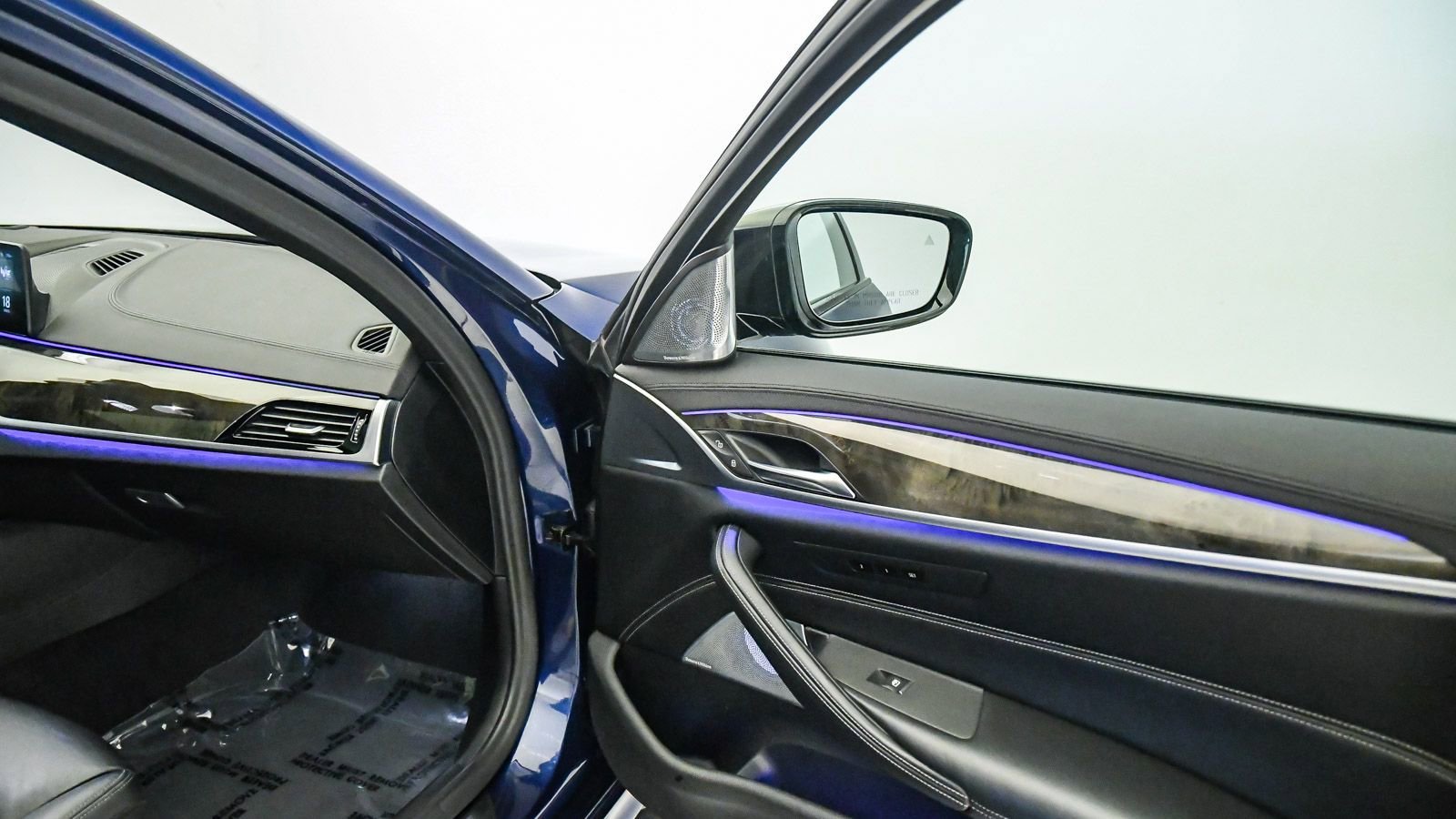 Used 2020 BMW M550i xDrive w/ Executive Package image 20