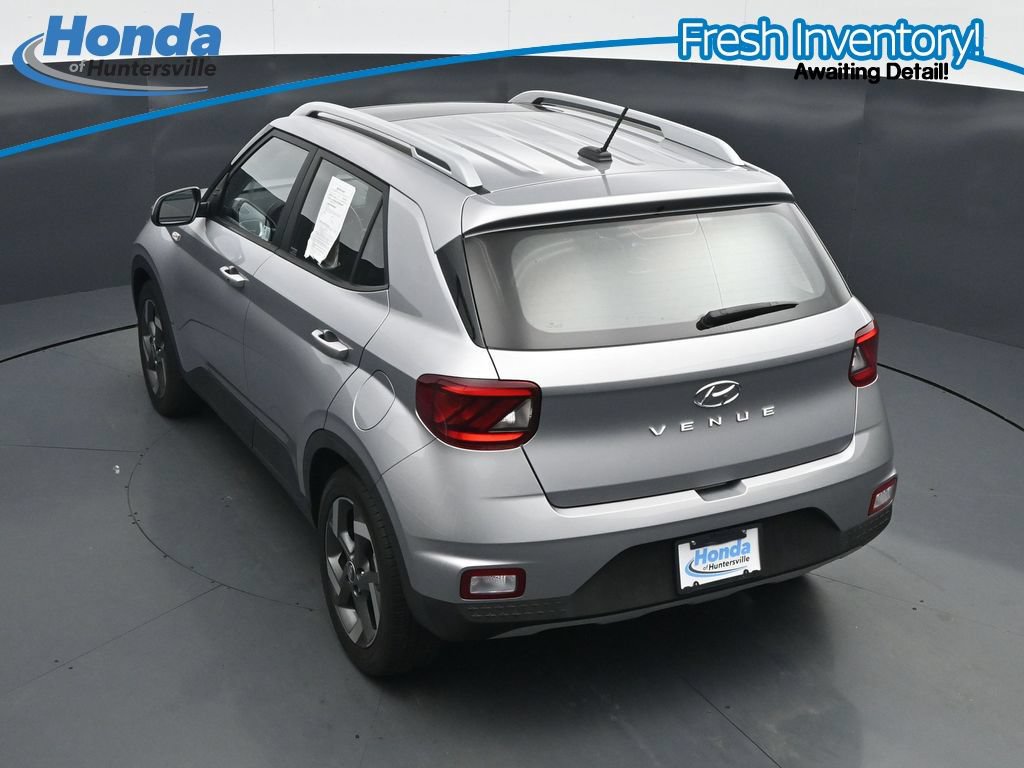 Used 2025 Hyundai Venue SEL FWD image 22