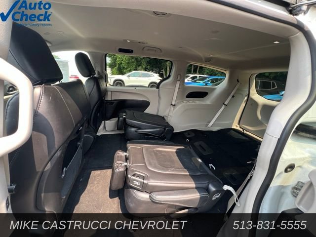 Used 2023 Chrysler Pacifica Touring-L FWD image 8
