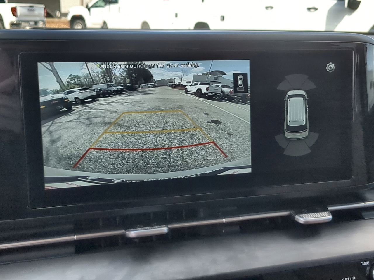 Used 2022 Kia Carnival EX image 15