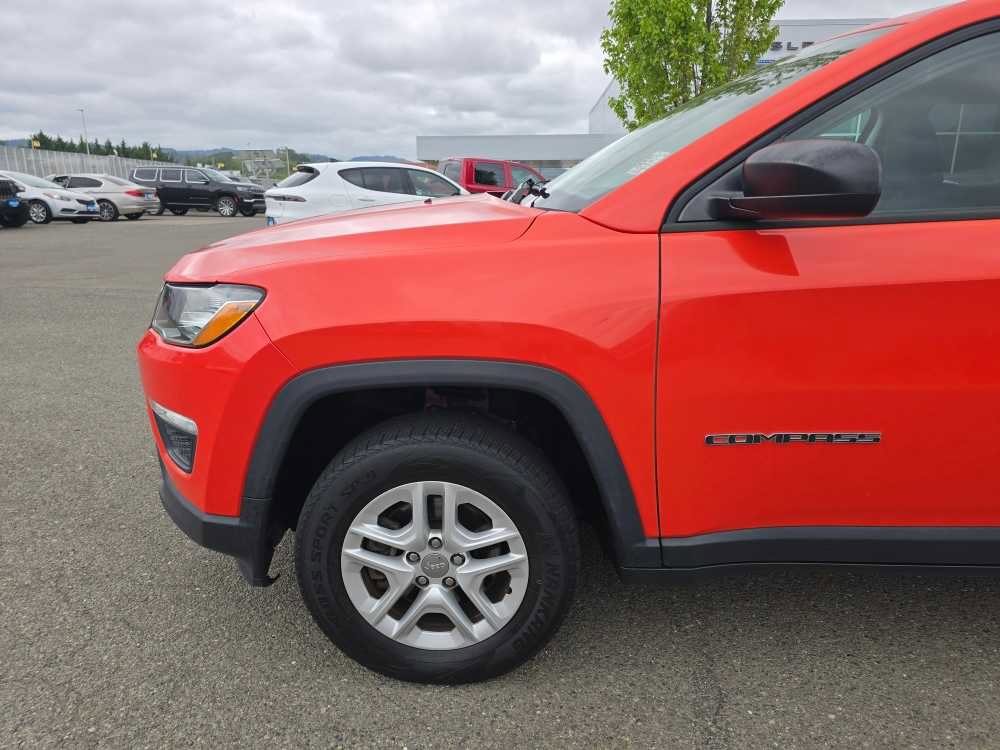 Used 2018 Jeep Compass Sport AWD/4WD image 19