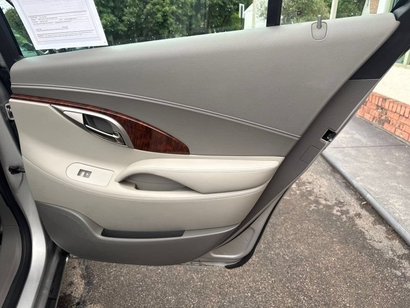 Used 2010 Buick LaCrosse CX FWD image 19
