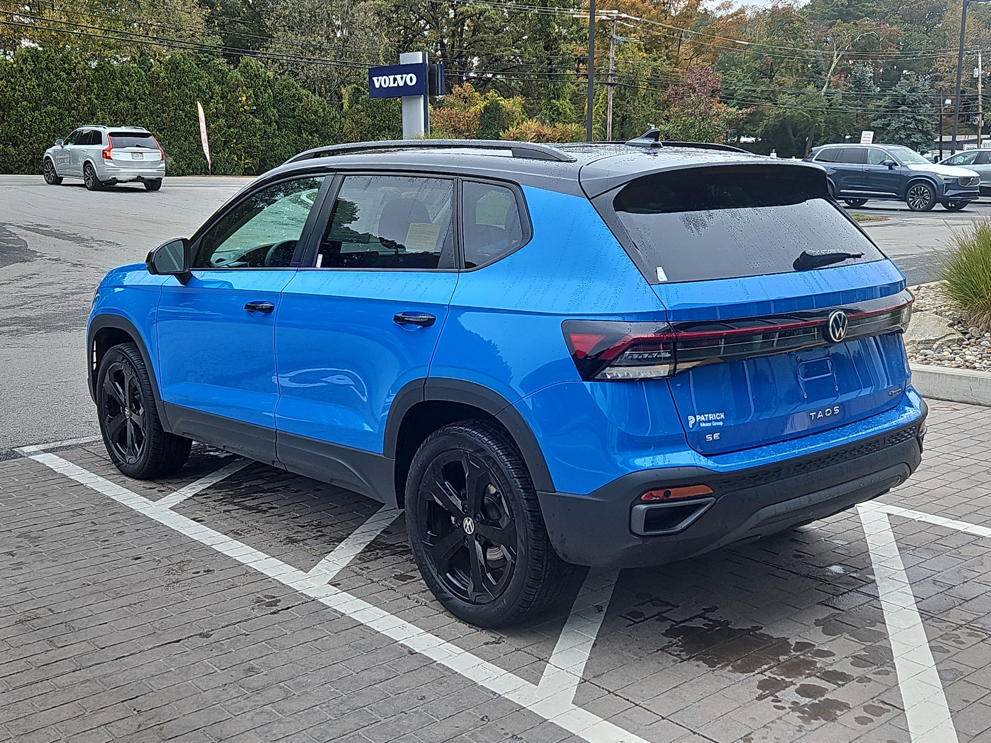 Certified 2025 Volkswagen Taos SE image 26