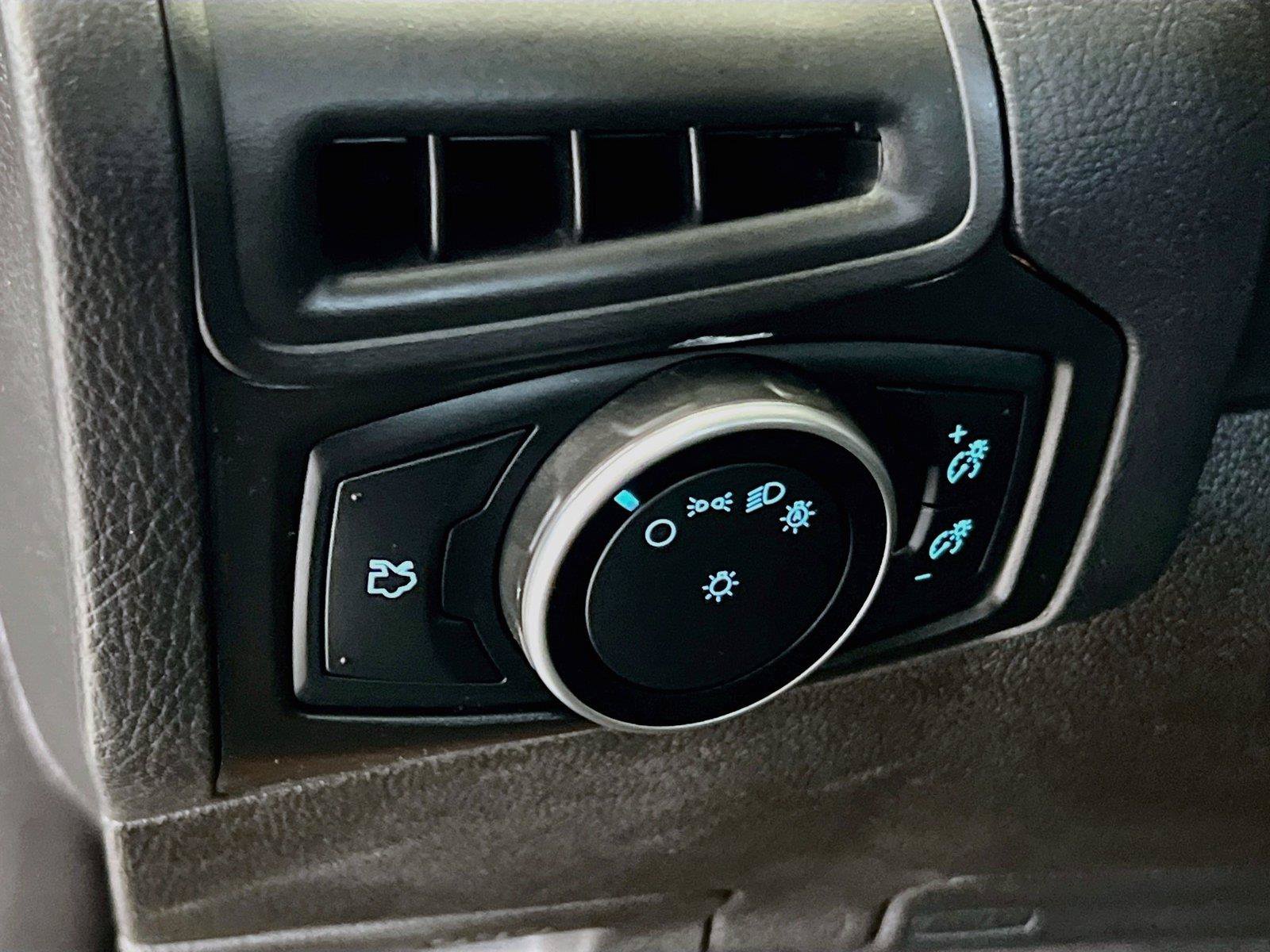 Used 2016 Ford Focus SE FWD image 14