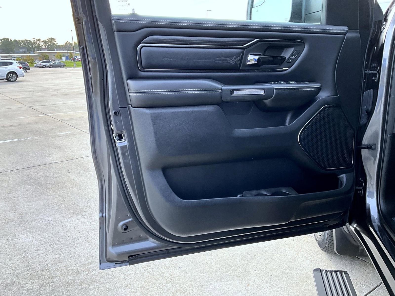 Used 2022 RAM 1500 Limited w/ Body Color Bumper Group image 10