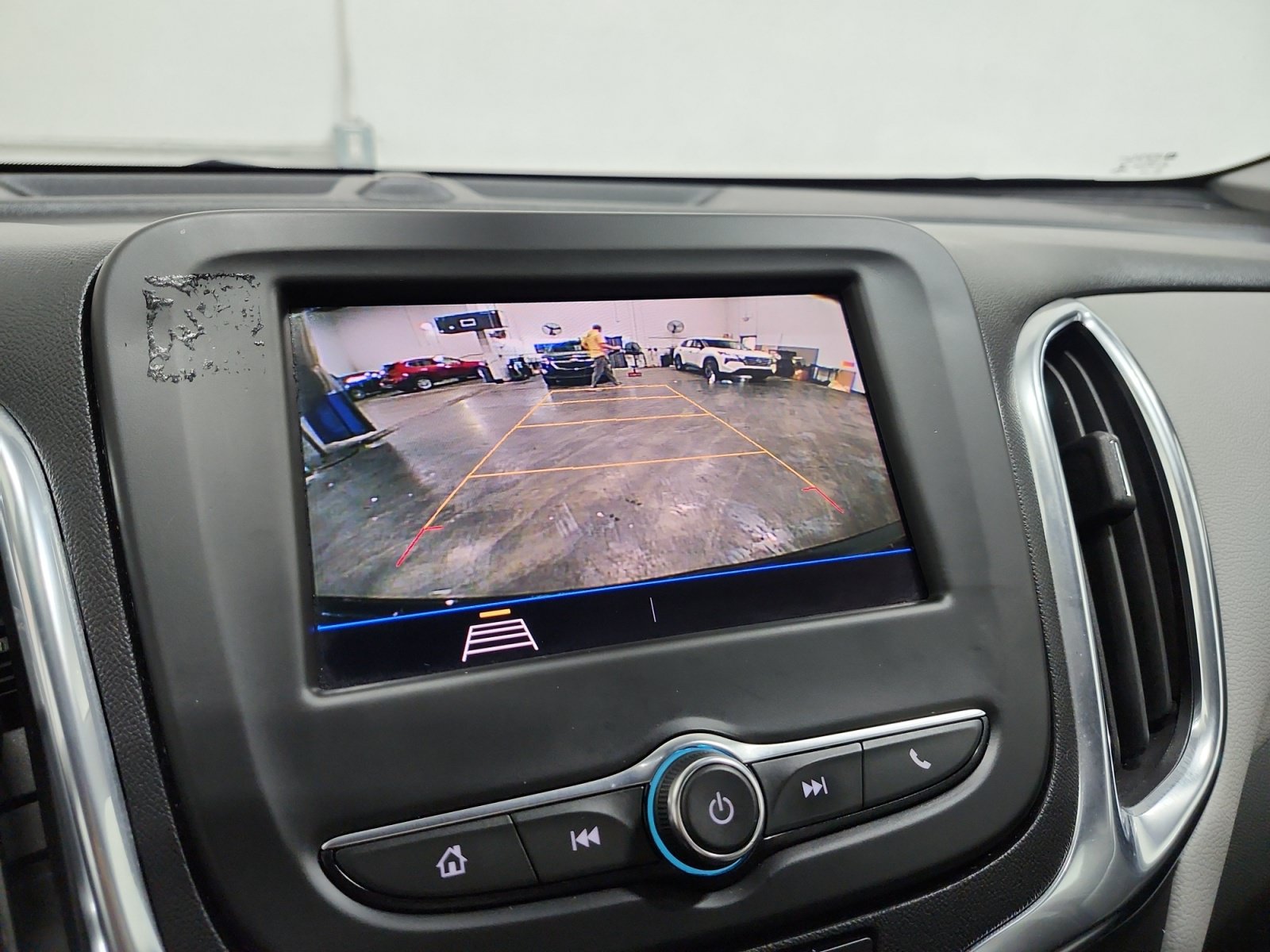Used 2021 Chevrolet Equinox LS AWD/4WD image 16