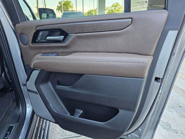 New 2026 GMC Yukon XL Denali Ultimate AWD/4WD image 29