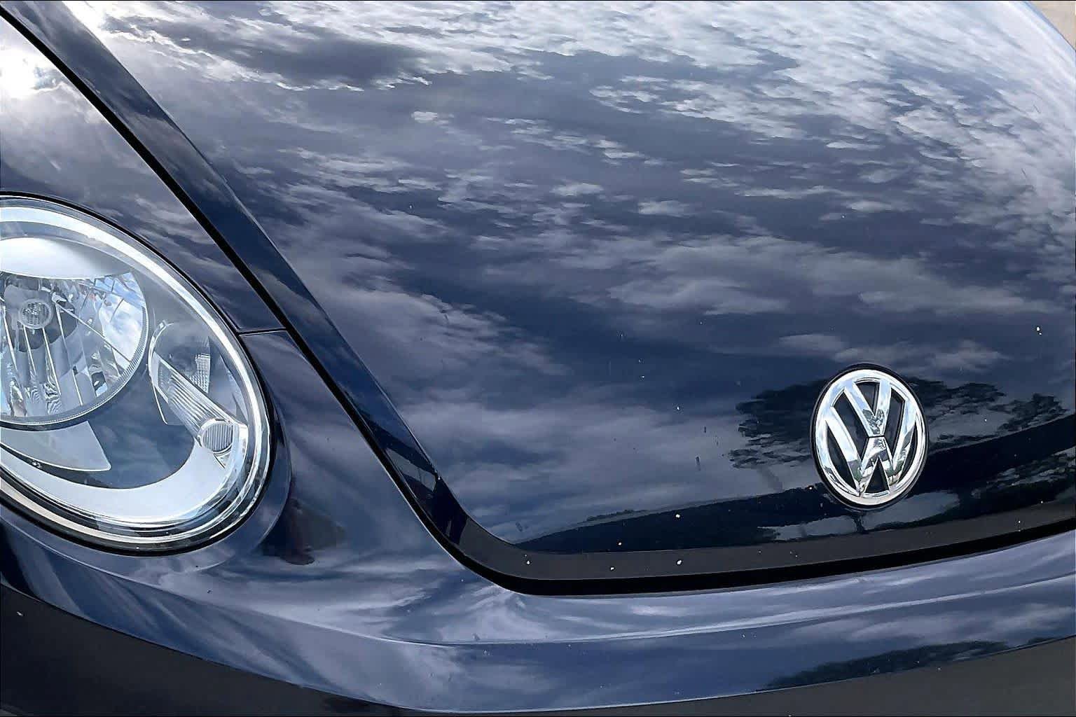 Used 2013 Volkswagen Beetle 2.0T FWD image 25