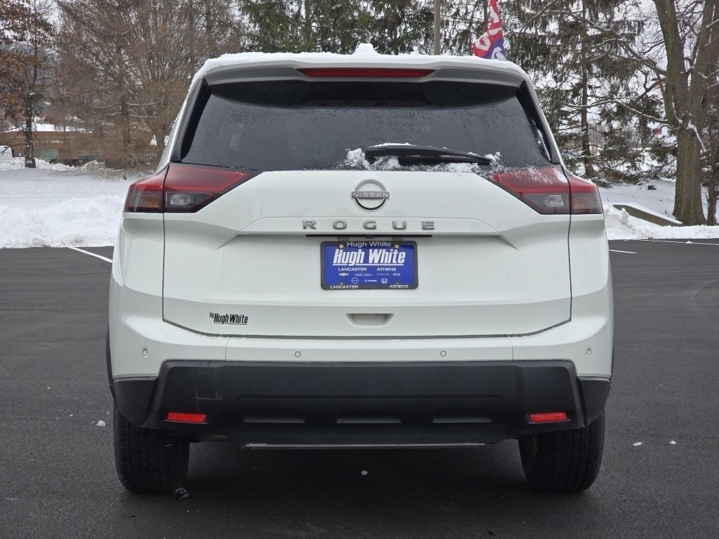 Used 2024 Nissan Rogue S image 12
