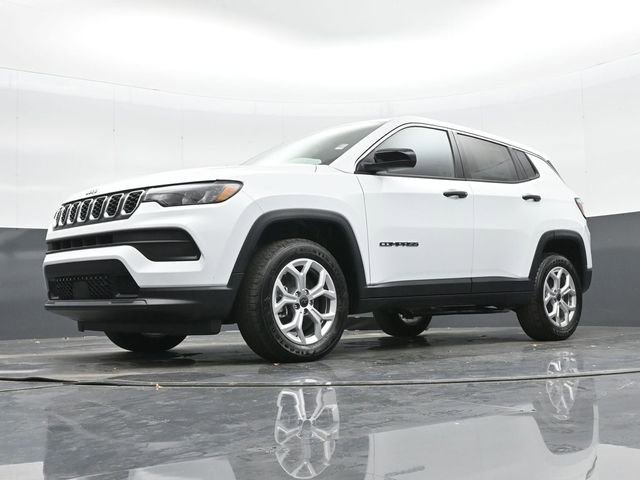 Used 2025 Jeep Compass Sport image 42