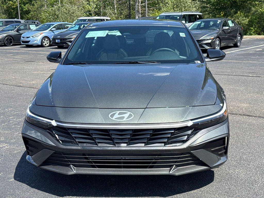 New 2026 Hyundai Elantra SEL Sport FWD image 2