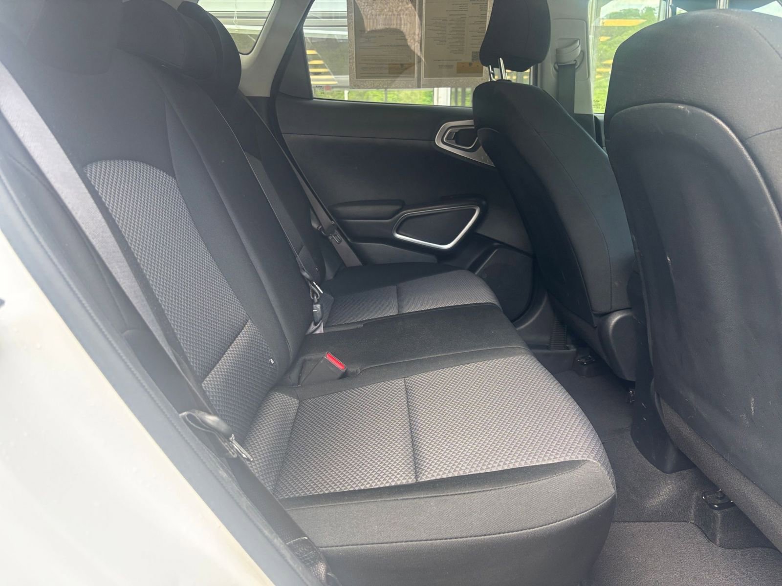 Used 2025 Kia Soul LX w/ LX Technology Package FWD image 36