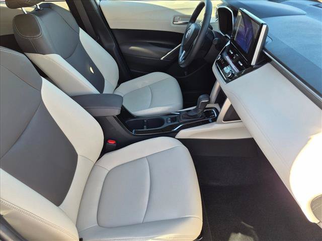 Used 2024 Toyota Corolla Cross XLE w/ Convenience Package FWD image 20