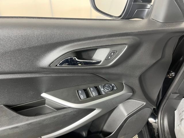 Used 2024 Chevrolet Trax RS FWD image 16