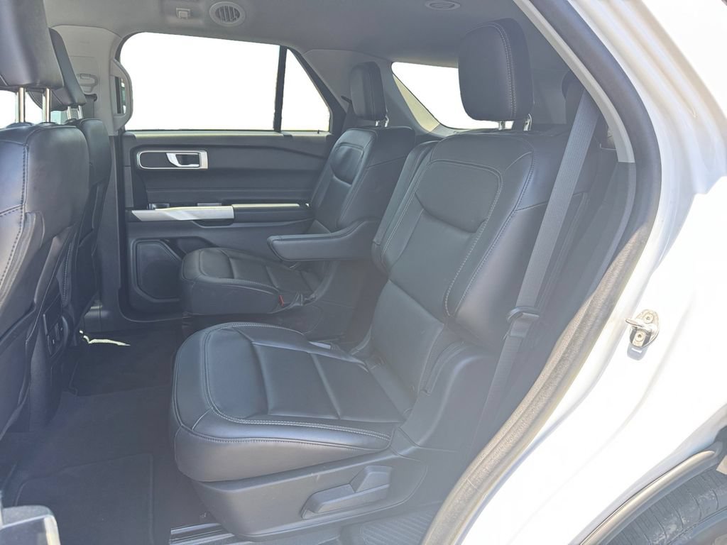Certified 2023 Ford Explorer XLT w/ Equipment Group 202A RWD image 16