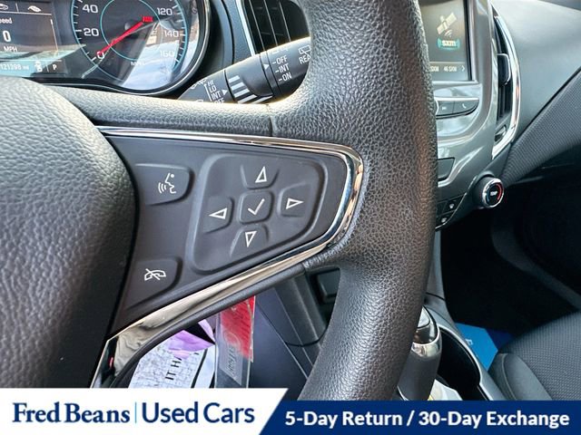 Used 2017 Chevrolet Cruze LT image 34