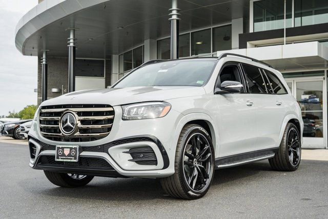 New 2026 Mercedes-Benz GLS 580 4MATIC image 3